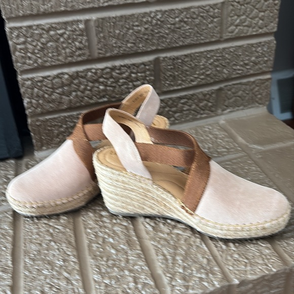 Born Stylish Beige and Brown Wedge Sandals NBW - Picture 2 of 3
